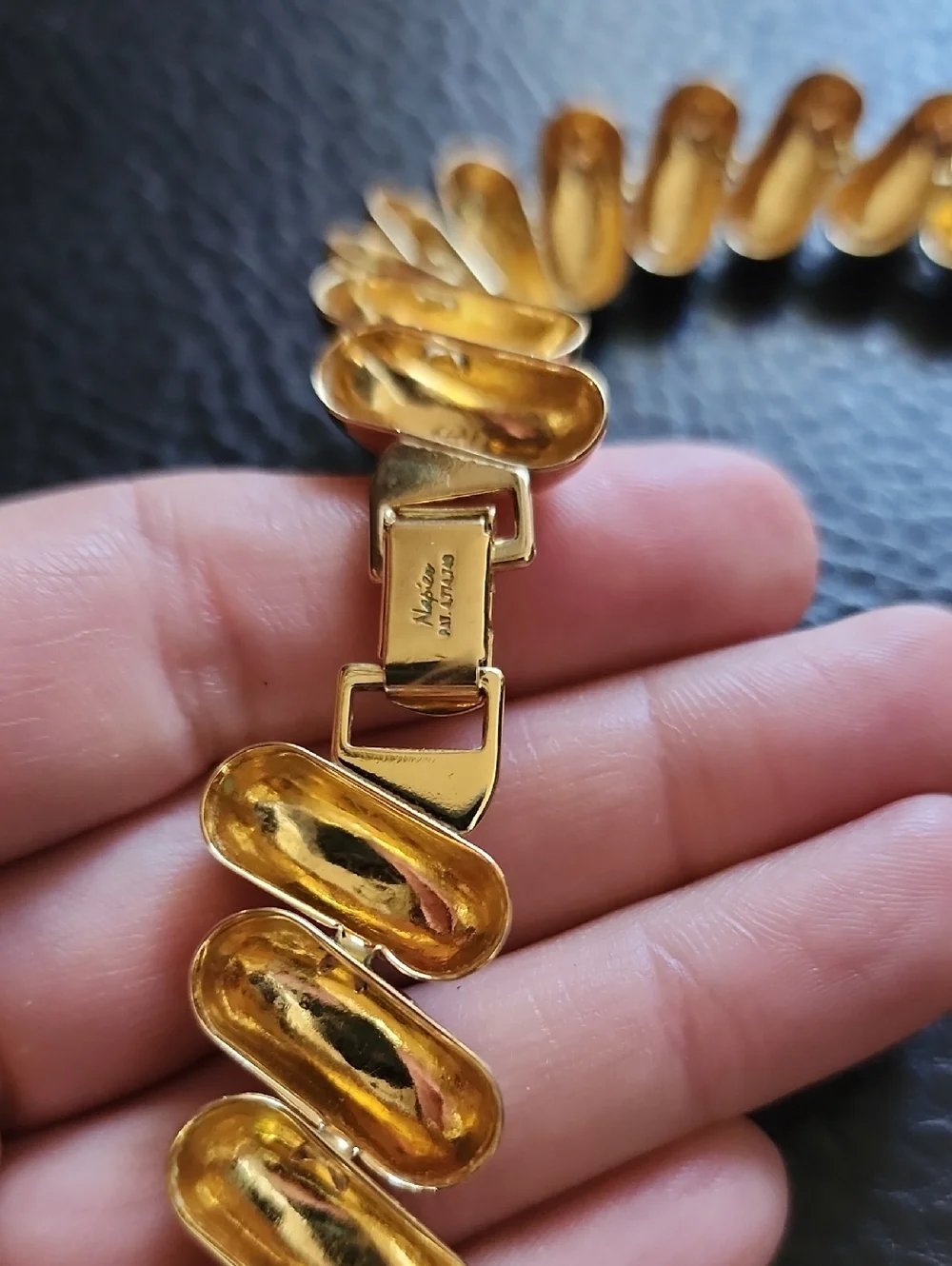 VTG Napier Gold Statement Twist Necklace - Women Jewelry - Picture 9 of 10